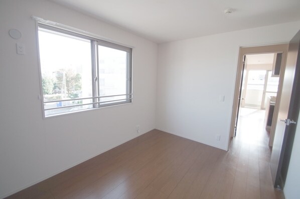 ジュネス中河原の物件内観写真